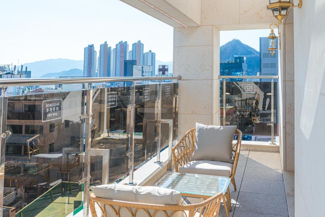 Asherah Villa D' Aqua Hotel Gimhae Exterior photo